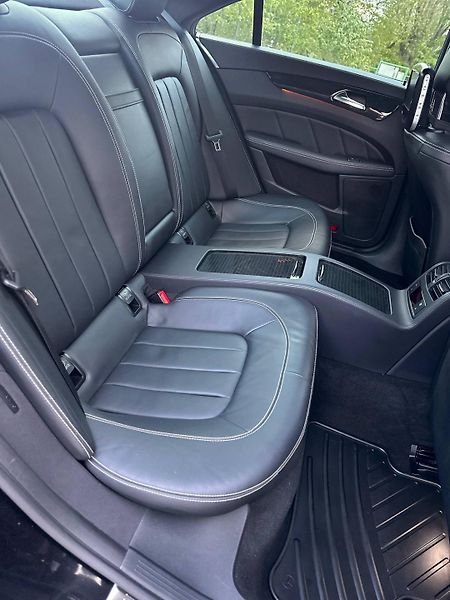 Mercedes-Benz CLS (2016) 350D 3.0 V6 190KW AMGLINE C218 - fotka 17 z 33