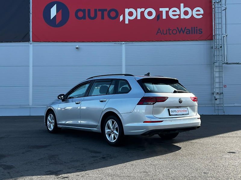 Volkswagen Golf 2.0TDI ACC LED Comfort - fotka 5 z 24