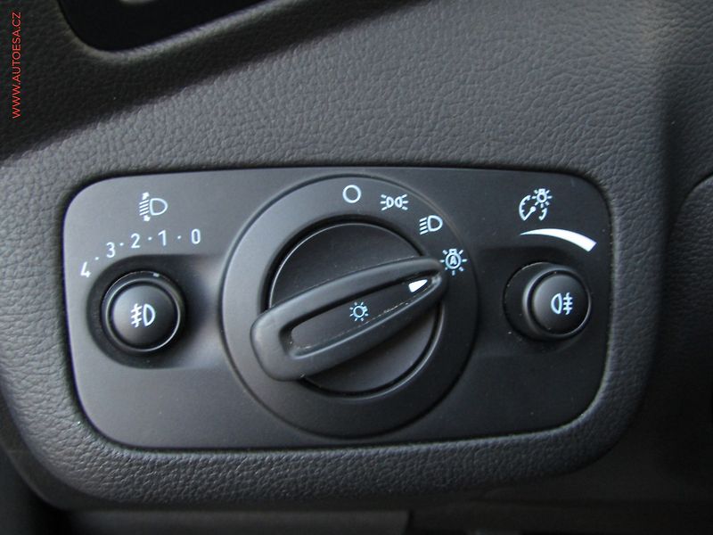 Ford Kuga (2018) 1.5EB, Titanium, navi, kamera - fotka 12 z 17