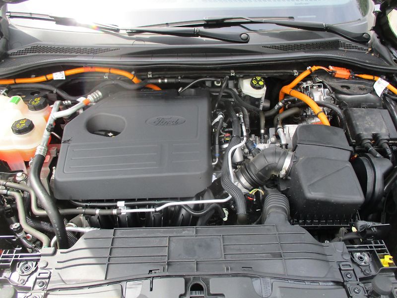 Ford Kuga 2.5 PHEV ST-LINE 29tkm! - fotka 43 z 50