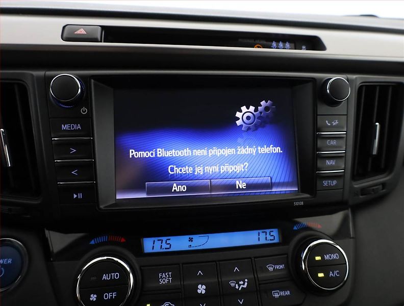 Toyota RAV4 (2017) 2.5 Hybrid - fotka 12 z 17