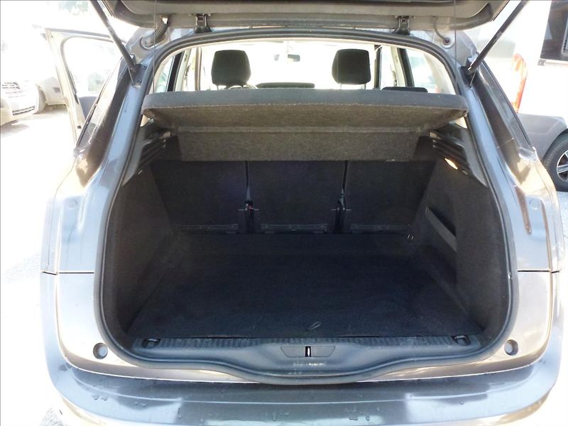 Citroën C4 Picasso 1,2 PureTech 130 6MAN Turbo  S - fotka 20 z 46
