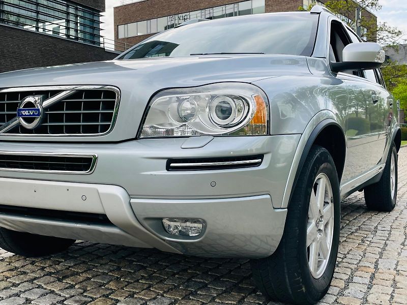 Volvo XC90 2.4 D5 4x4 AUT SERVISKA TAŽNÉ - fotka 48 z 49