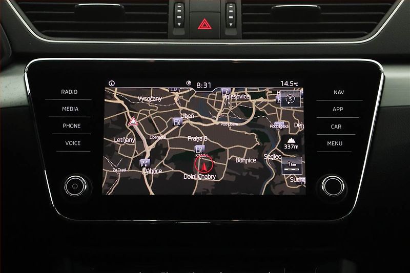 Škoda Superb (2017) 1.8 TSI, Automat, Navi - fotka 16 z 18