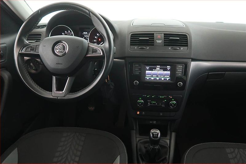Škoda Yeti (2015) Ambition 2.0 TDI, Serv.kniha - fotka 7 z 19
