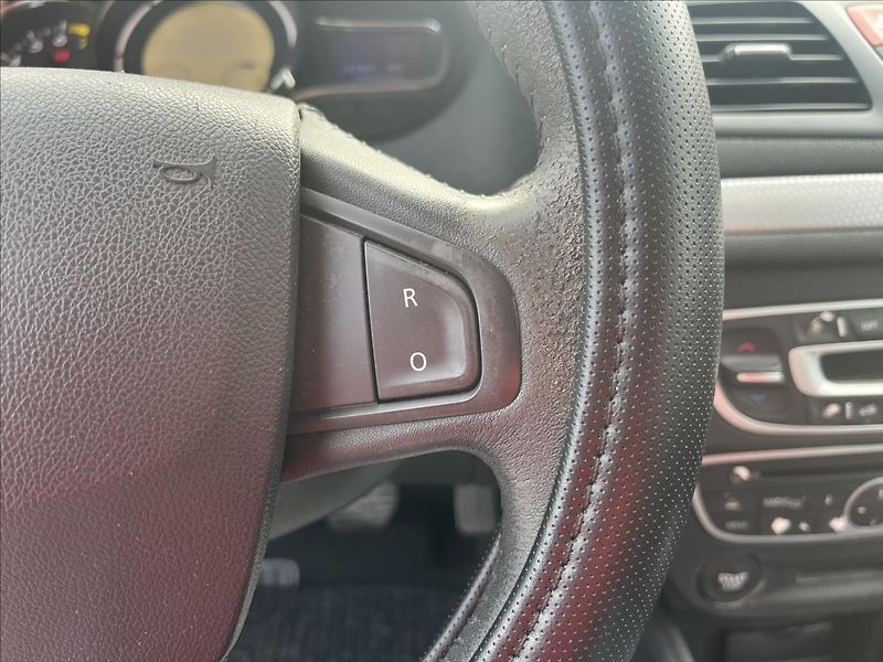 Renault Mégane 1,6 i KLIMA ALU 2x KOLA - fotka 21 z 36