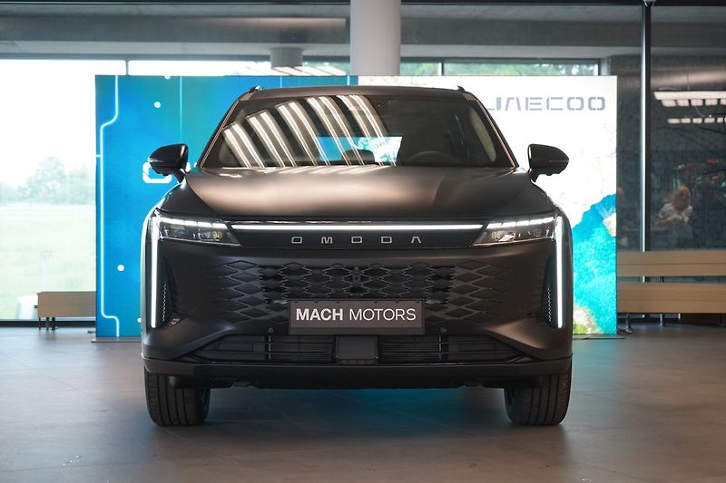 Omoda Ostatní 1.5 T-GDI 3DHT AWD PREMIUM - fotka 2 z 52