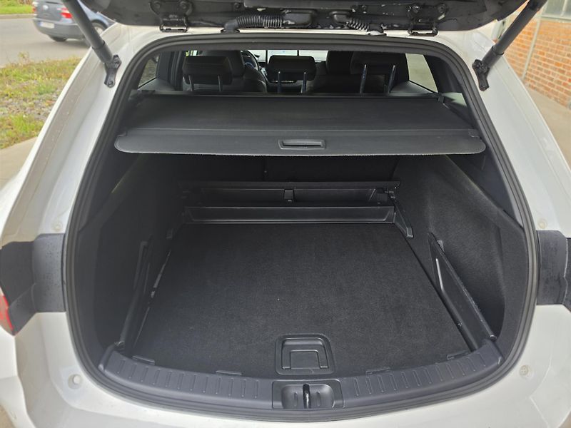 Toyota Corolla (2024) Touring Sport Style 1,8 103kW - fotka 10 z 23