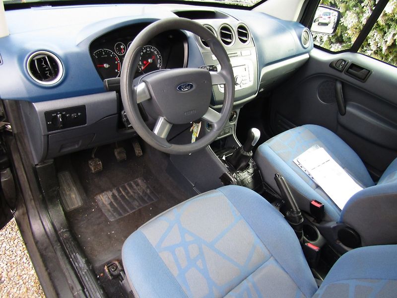Ford Tourneo Connect (2010) 1.8 TDCi 81kW BEZ DPF - fotka 13 z 34