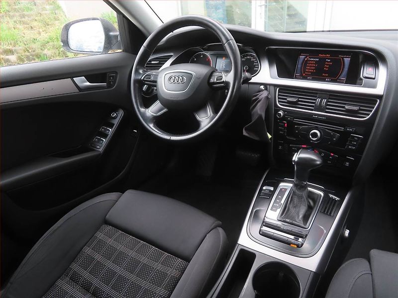 Audi A4 (2013) 2.0 TDI, Automat, Xenony - fotka 7 z 19