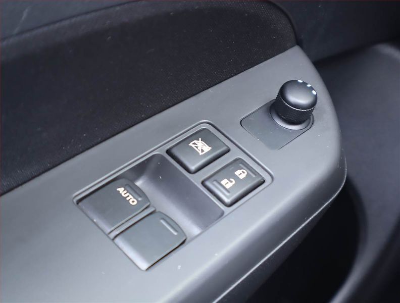 Suzuki Swift (2012) 1.2, Serv.kniha - fotka 13 z 14