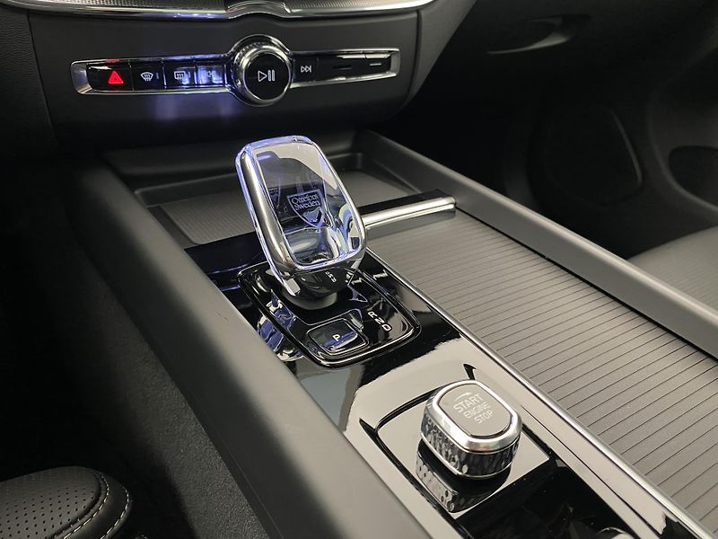 Volvo XC60 (2026) B5 AWD AUT ULTRA BLACK EDITION - fotka 33 z 70