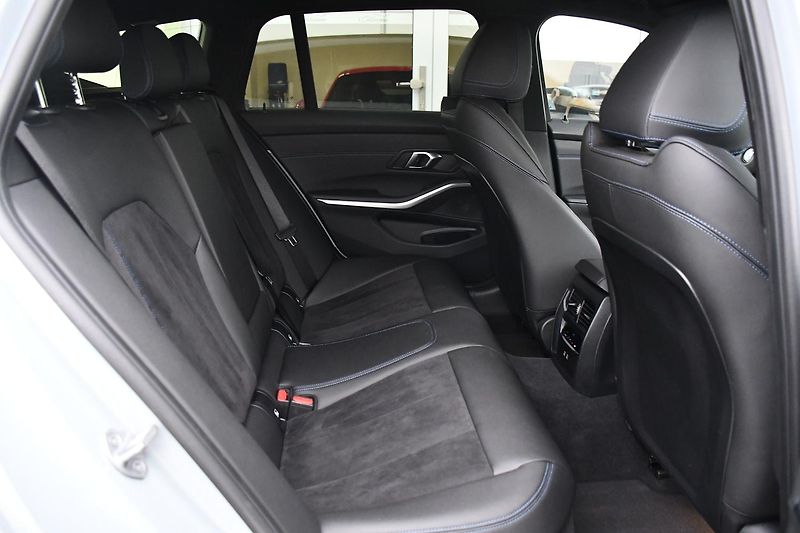 BMW Řada 3 320d xDrive M-SPORT 3L-ZÁRUKA  - fotka 21 z 41