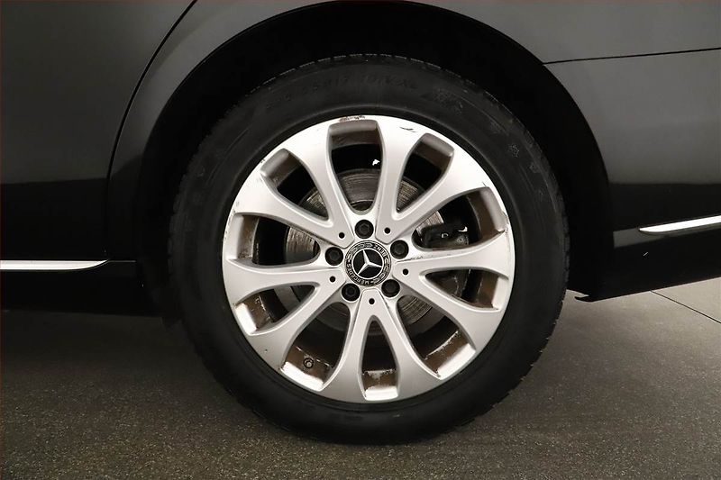 Mercedes-Benz Třídy E (2018) E 220 d, Automat, Kůže, Navi - fotka 18 z 18