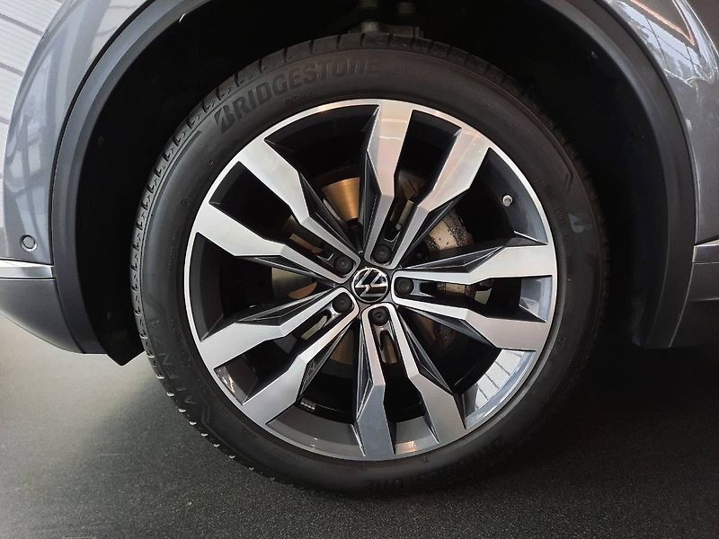 Volkswagen Touareg (2023) 3.0 TDI 4Motion (210kW286k) Ti - fotka 31 z 32