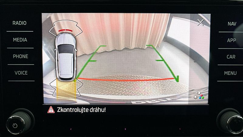 Škoda Karoq 1.5 TSI DSG Sportline - fotka 12 z 27
