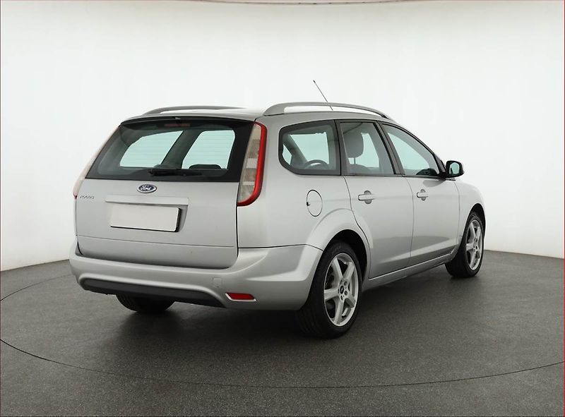 Ford Focus (2009) 1.6 16V, nová STK, pěkný stav - fotka 5 z 14