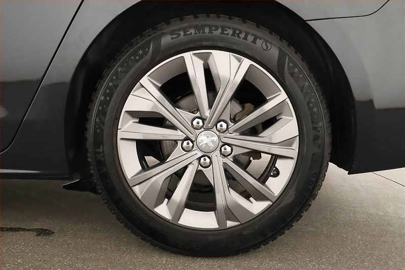 Peugeot 508 (2019) Allure 1.6 PureTech, Automat - fotka 12 z 17