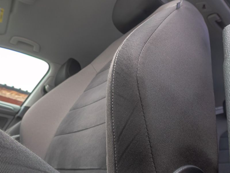Volkswagen Golf (2019) 1.6TDI 85KW DSG – NAVI, ERGO - fotka 16 z 51