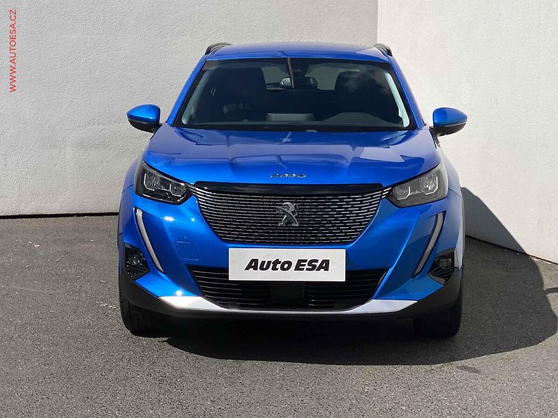 Peugeot 2008 (2021) 1.2 PT, Allure, AT, LED - fotka 2 z 18