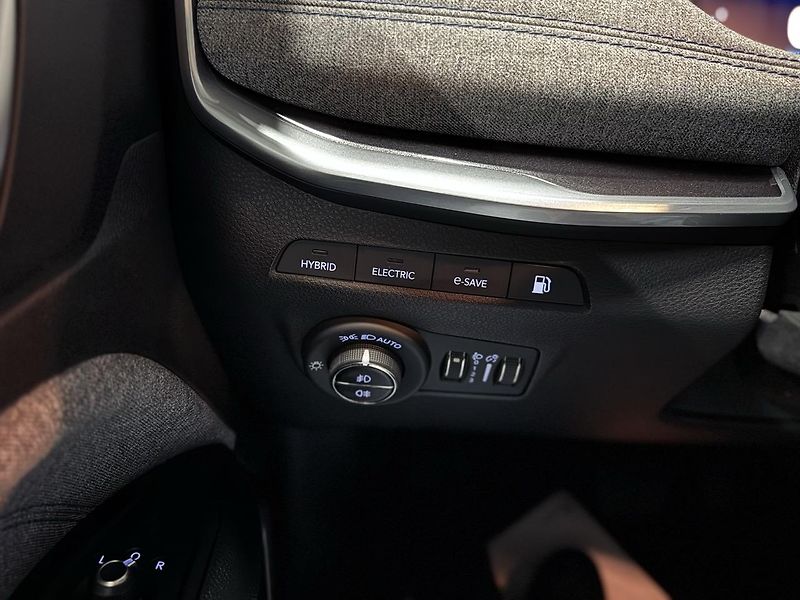 Jeep Compass (2021) 1.3 T4 PHEV 190CV, 4X4,ZÁRUKA - fotka 33 z 75