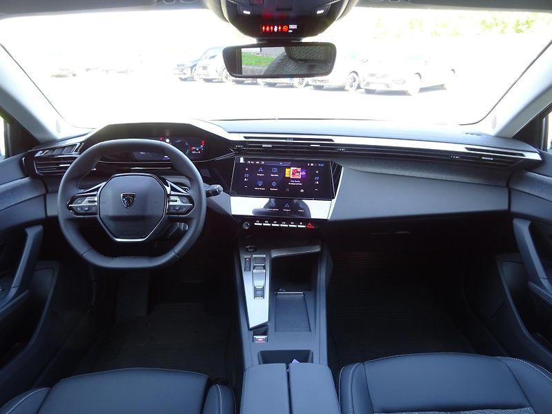 Peugeot 308 (2026) SW ALLURE Hybrid 145k e-DCS6 - fotka 19 z 41