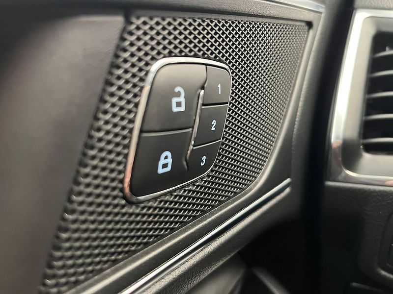 Ford S-MAX 2.5 HEV ST-Line - fotka 19 z 75