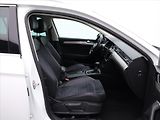 Volkswagen Passat 2,0 TDI 140k DSG Highline CZ - náhled 12