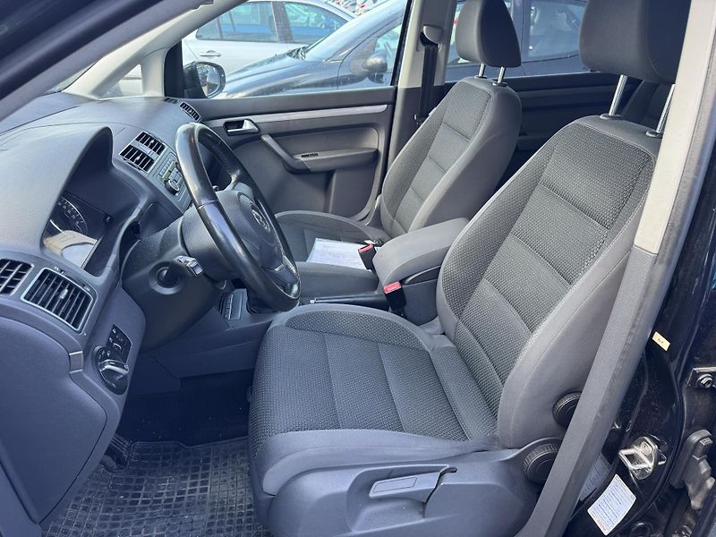 Volkswagen Touran 1.4 TSI ZARUKA NA KM - fotka 10 z 11