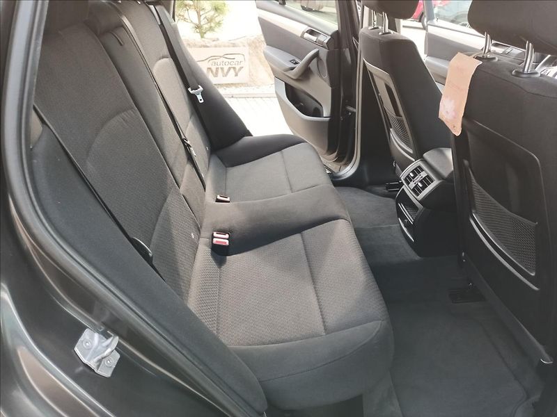 BMW X4 2,0 xDrive20d,MANUÁL,NAVI, - fotka 21 z 41