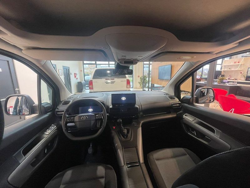 Toyota ProAce City Verso 1.5 D-4D M/T Family 7S - fotka 17 z 30