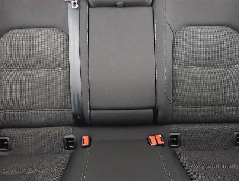 Volkswagen Passat (2017) Comfortline 1.8 TSI, ČR,1.maj - fotka 10 z 21