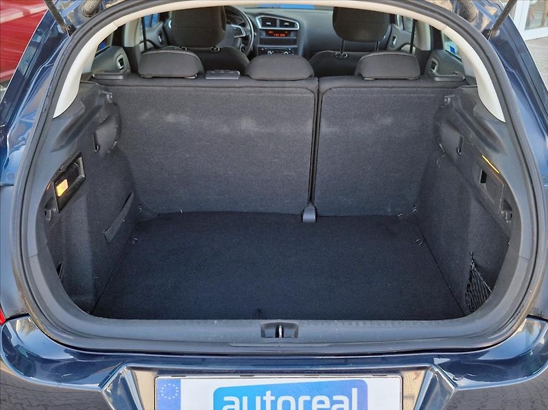Citroën C4 1,4 i AC SENZORY+SADA ZIM.KOL - fotka 10 z 30