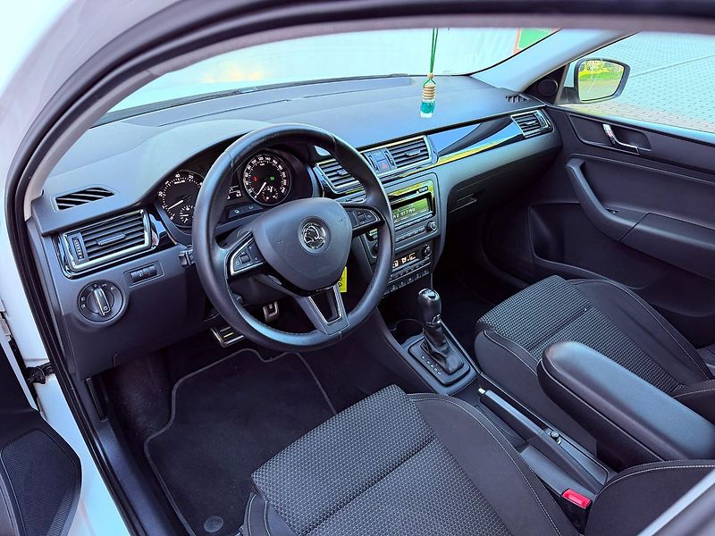 Škoda Rapid 1.4 TSi Elegance DSG, 1.Maj - fotka 14 z 25