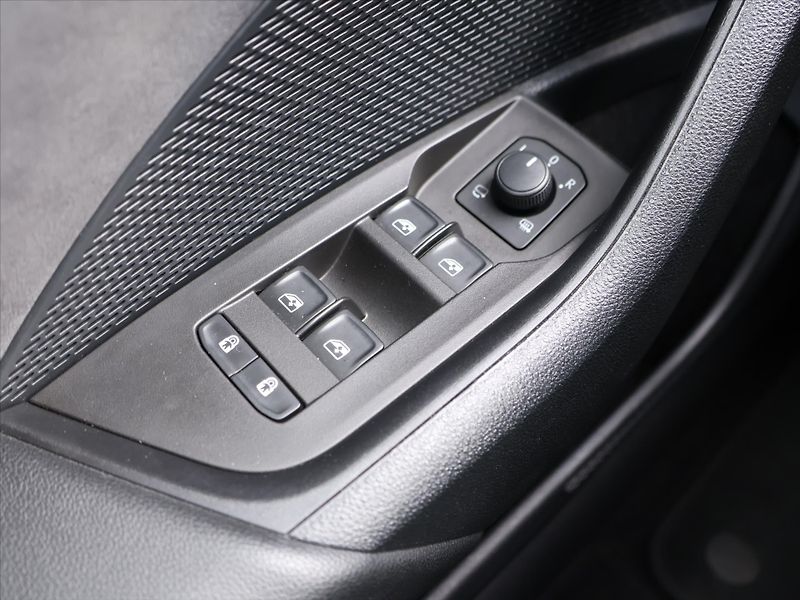 Škoda Octavia 2,0 TSI RS 180kW DSG CZ 1.Maj - fotka 14 z 30