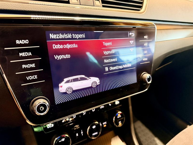 Škoda Superb 2.0 TDi DSG 4x4 Sportline - fotka 14 z 33