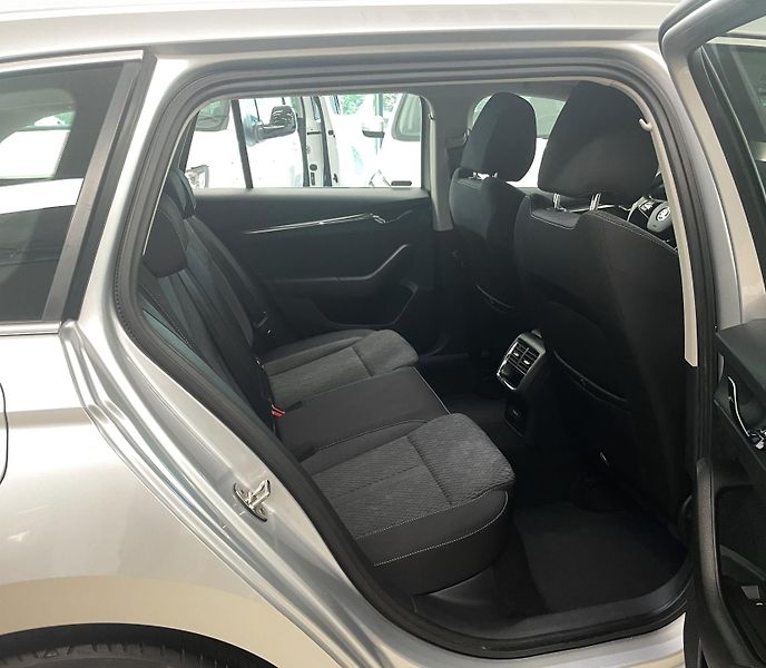 Škoda Octavia 1.5 TSI, 110 KW, STYLE, ČR - fotka 12 z 27