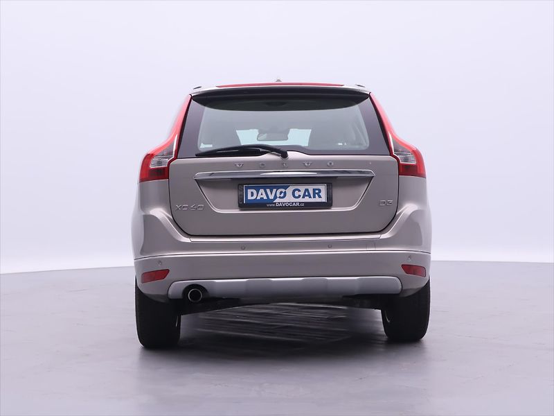 Volvo XC60 2,0 D3 100kW Summum Serv.Kniha - fotka 6 z 28