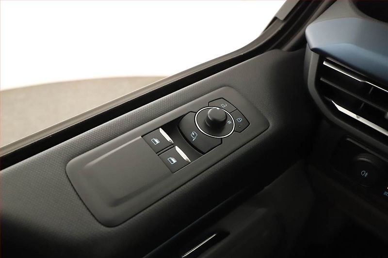 Ford Tourneo Custom (2025) 2.0 EcoBlue AWD - fotka 22 z 24