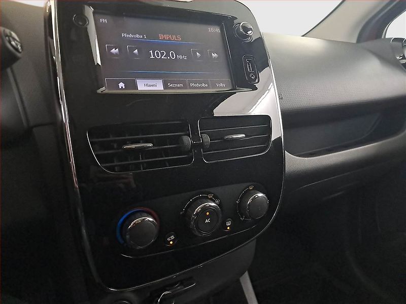 Renault Clio (2015) 1.2 16V, ČR,1.maj, Tempomat - fotka 12 z 14