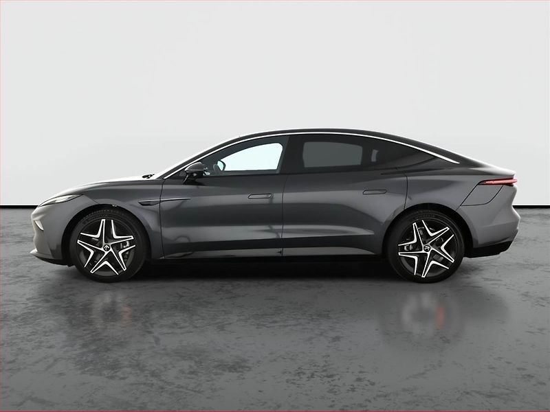 Rising Auto F7 (2025) 77 kWh RWD, SoH 100% - fotka 3 z 31