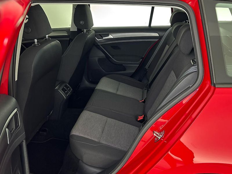 Volkswagen Golf Trendline - fotka 8 z 28