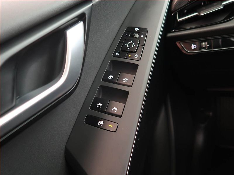 Kia Niro (2023) EV, SoH 100% - fotka 16 z 22