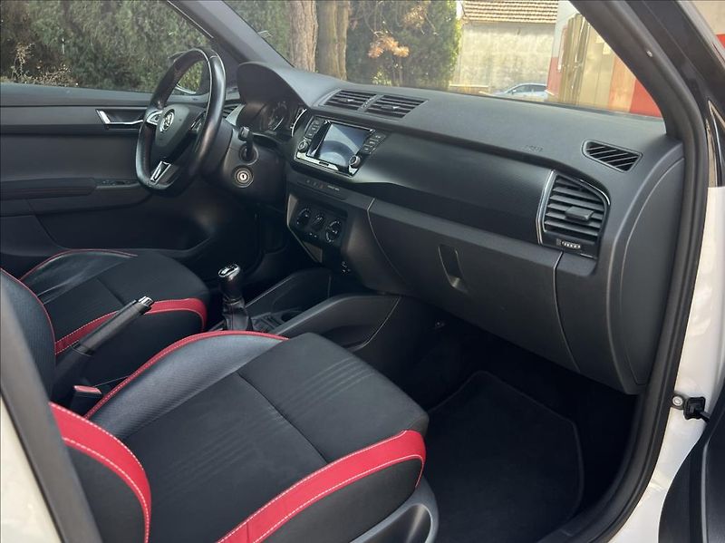 Škoda Fabia 1,0 MPi MONTE CARLO BC LED AC - fotka 18 z 35