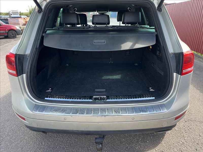 Volkswagen Touareg 3,0 TDi V6 180KW 4x4 TAŽNÉ - fotka 39 z 50