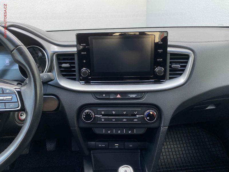 Kia Ceed (2022) 1.0 T-GDi SW, 1.maj,ČR, Spin - fotka 12 z 18