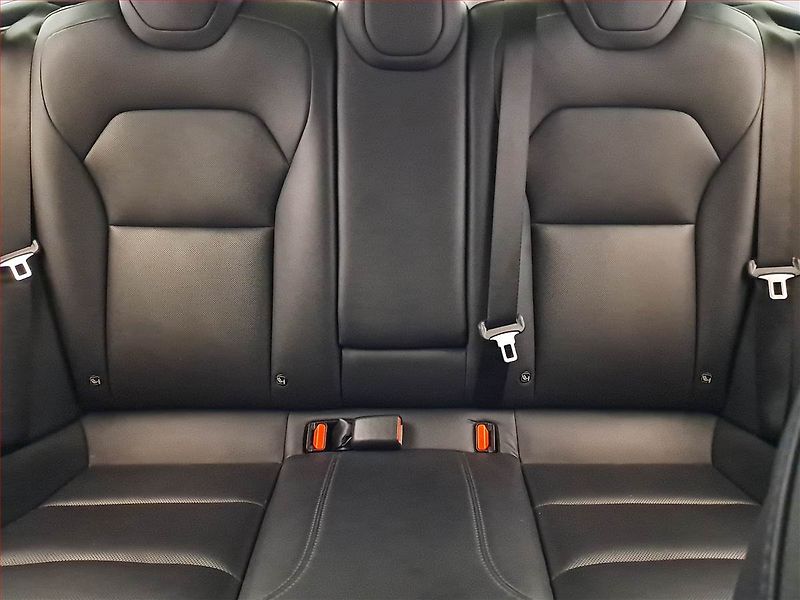 Tesla Model 3 (2023) Standard Range 60kWh, SoH 95% - fotka 10 z 31