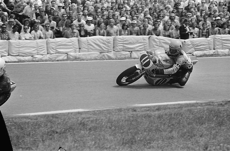 Kenny Roberts, Barry Sheene a Johny Cecotto při holandské TT 500 ccm v Assenu.