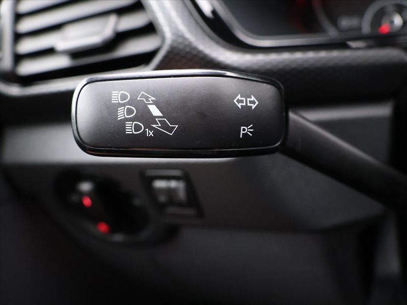 Volkswagen T-Cross 1,6 TDI DSG CZ Life - fotka 16 z 29