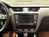 Škoda Octavia (2016) 2.0 TDi, ČR, L&K, DSG, +ALU - náhled 10